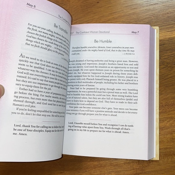 Joyce Meyer 365 Day Devotional  "The Confident Women" - Picture 5 of 5